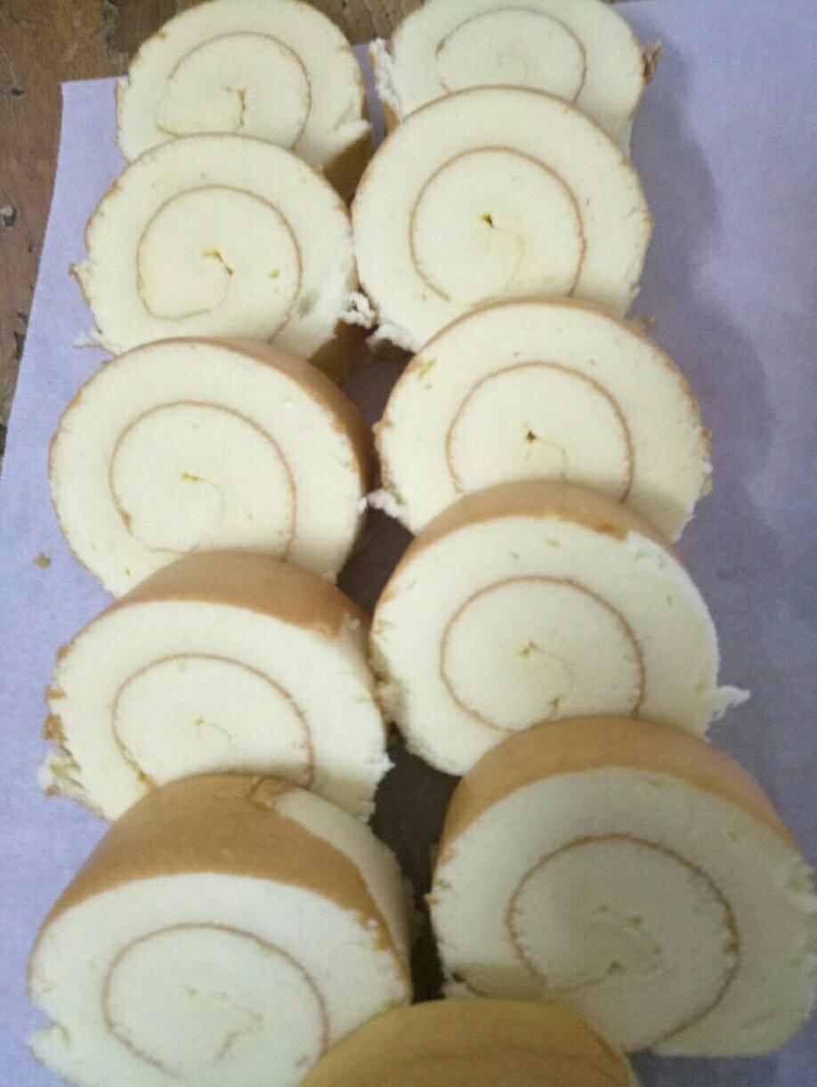 《Tinrry下午茶》教你做基础原味蛋糕卷