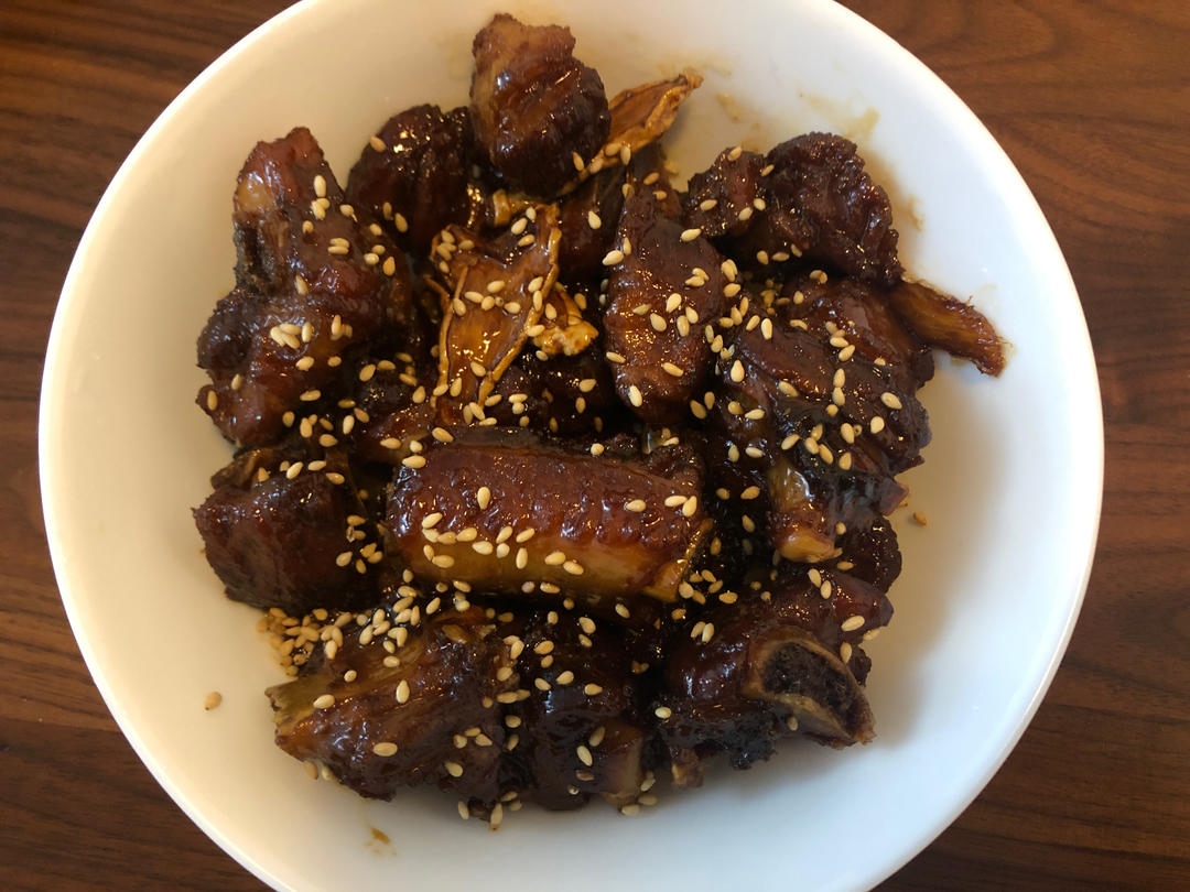 【糖醋排骨】简单又好吃 连盘子一起啃