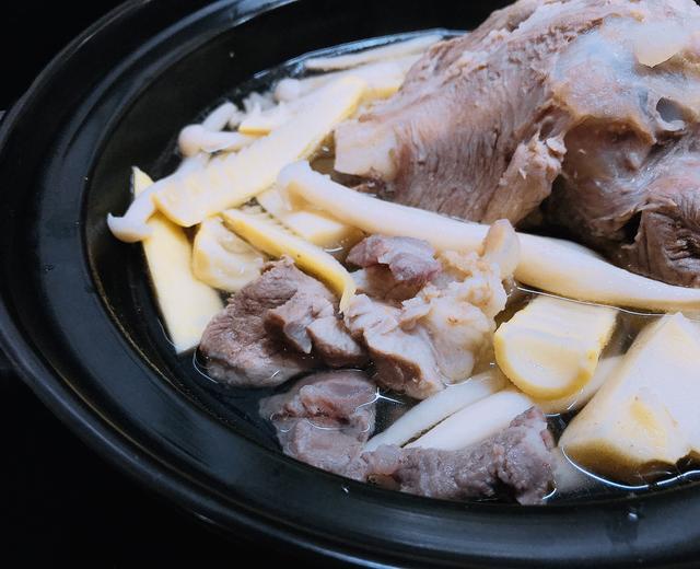 春笋排骨汤(不放火腿一样鲜)的做法