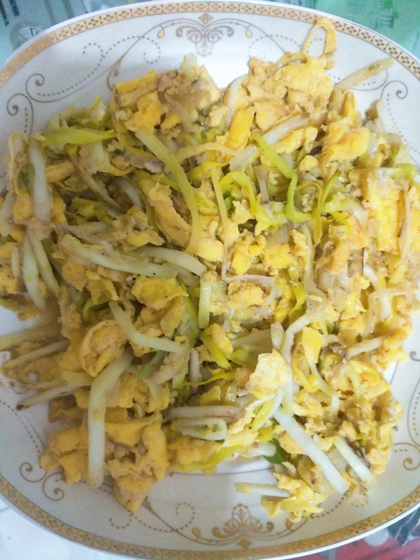 蒜黄炒鸡蛋