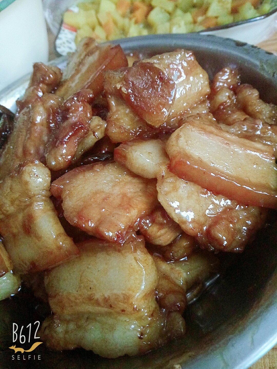 吃着碗里望着锅里的红烧肉