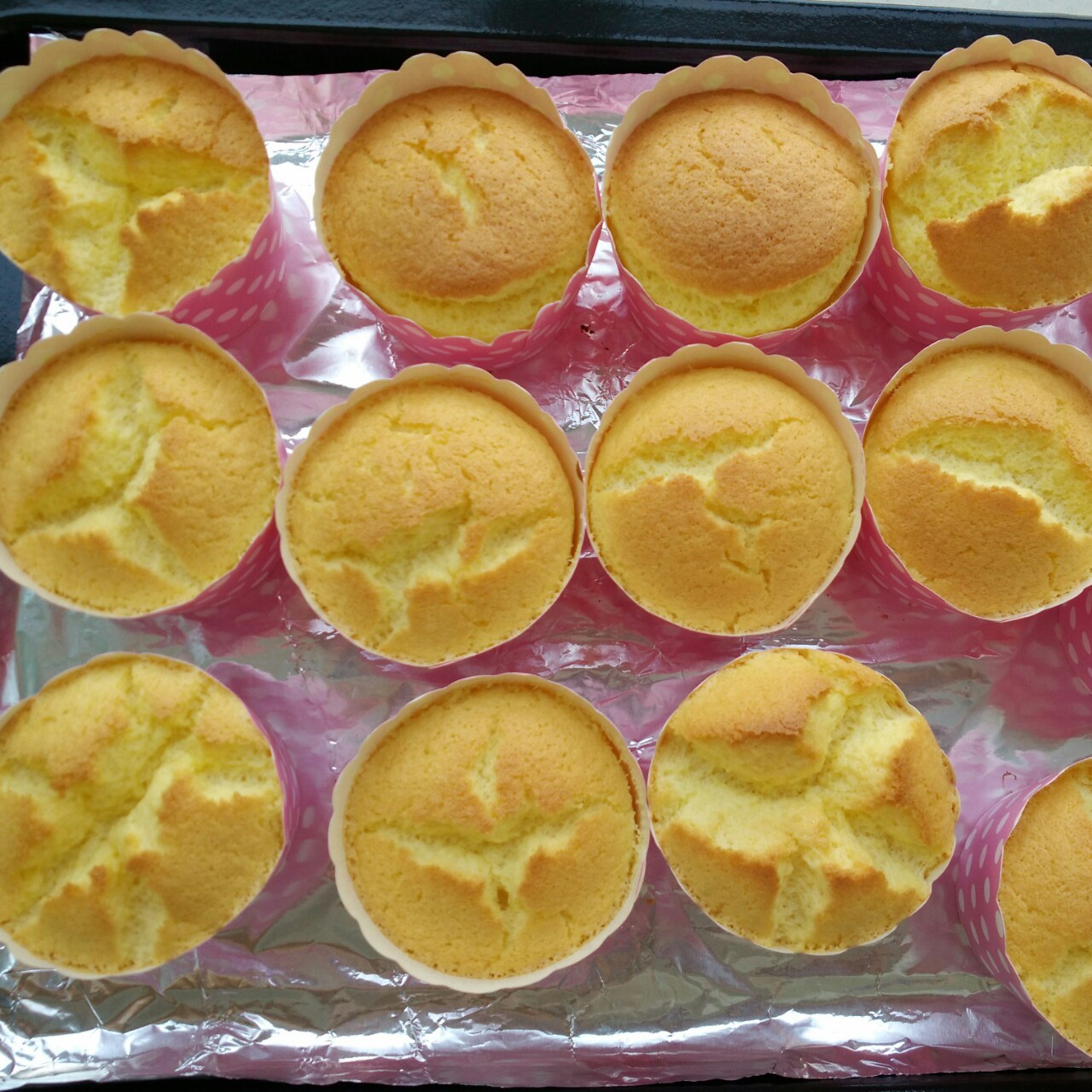 软绵绵戚风纸杯蛋糕