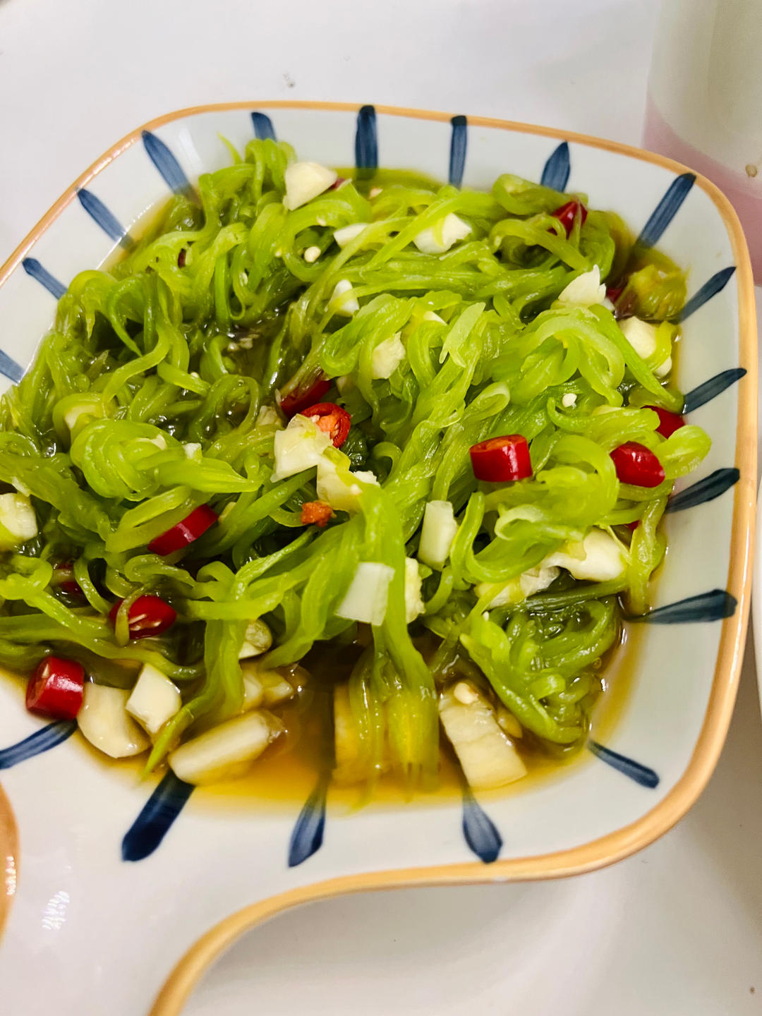 厨师长教你：夏日开胃小菜“凉拌莴笋丝”的家常做法，简单易学赶紧收藏吧