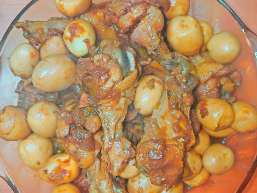 红烧鸡翅根焖鹌鹑蛋