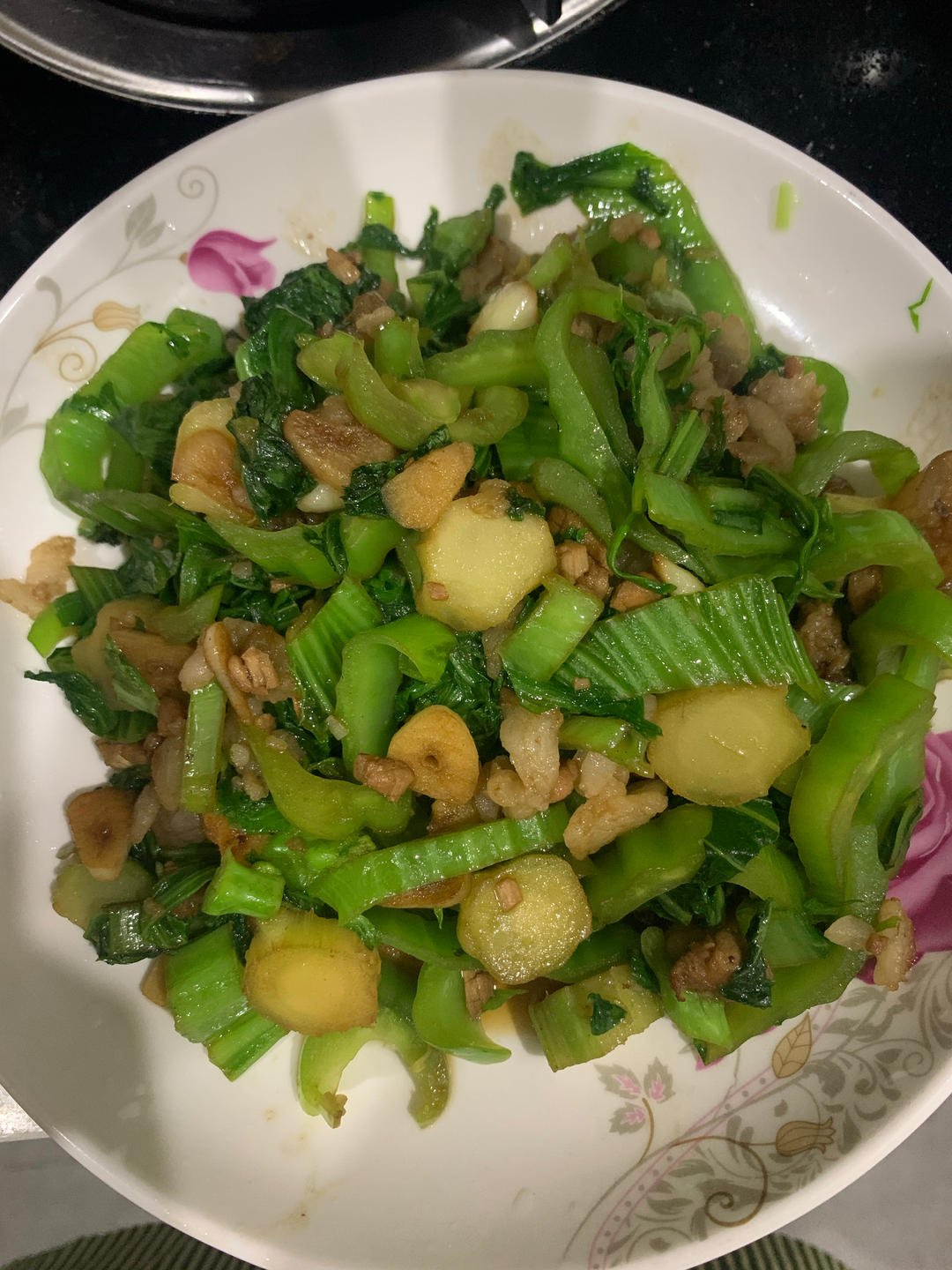 芥菜这样炒~不但不苦不涩~而且非常鲜甜美味~连小孩都喜欢吃