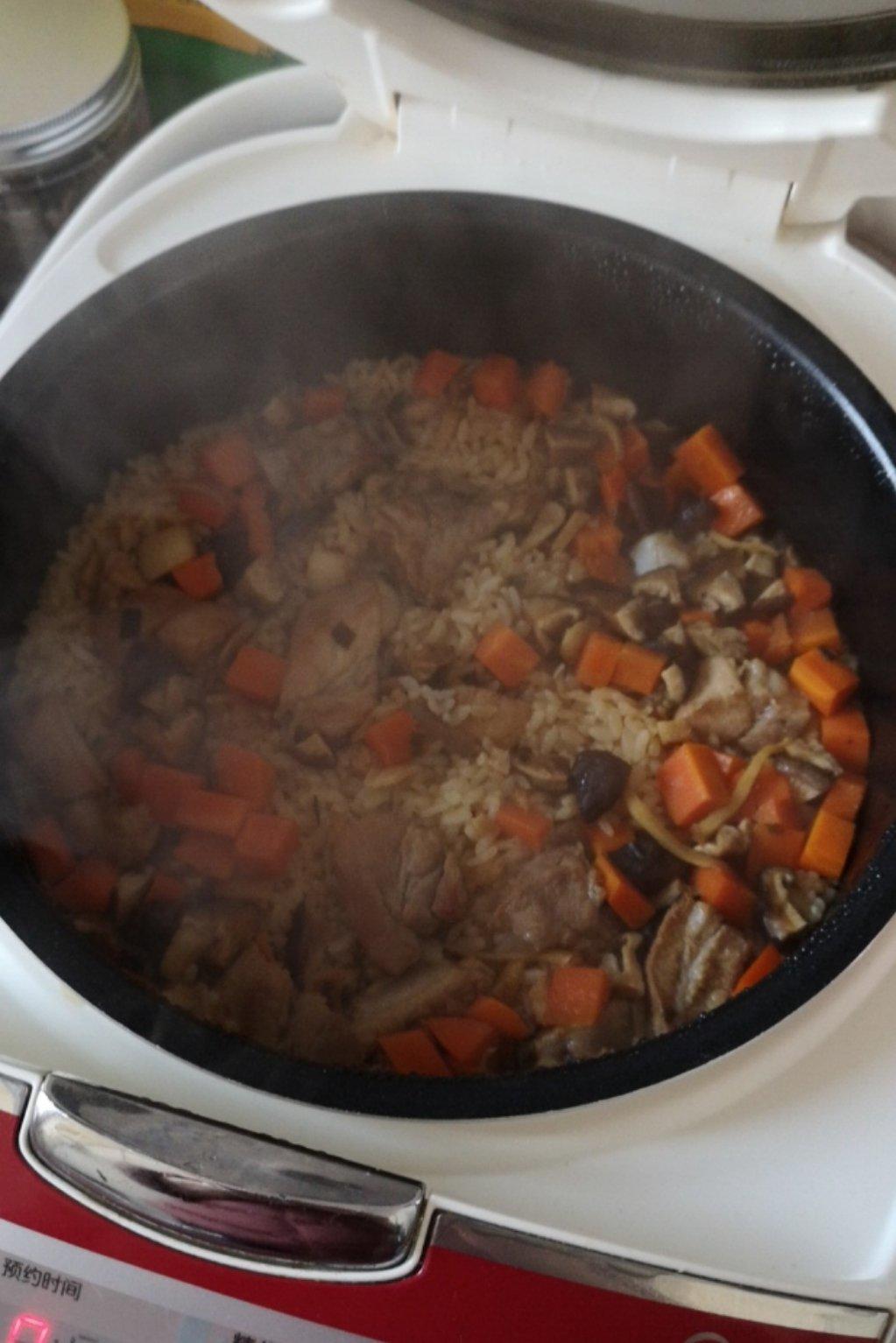 喷香排骨焖饭（爆好吃）