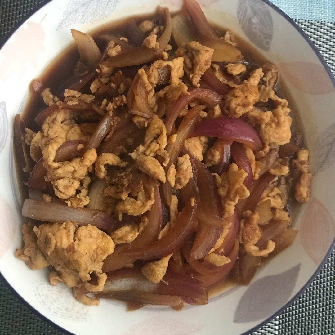 降压防癌的好食材  洋葱炒鸡蛋
