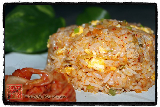 泡菜蛋炒饭的做法