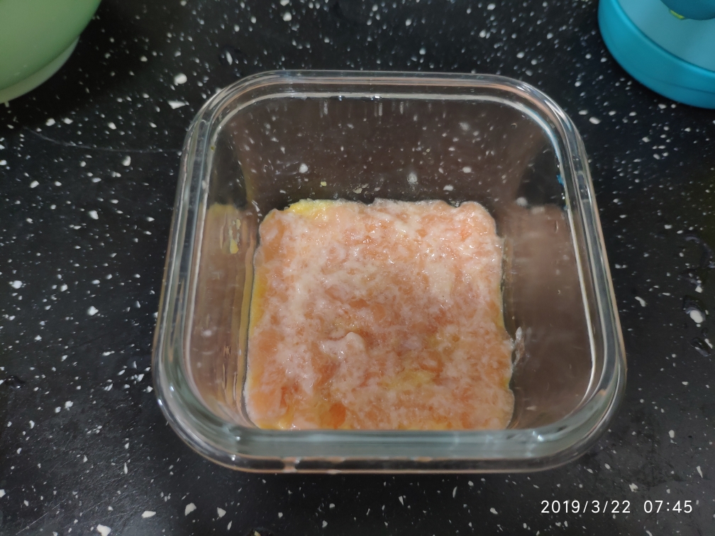 《宝宝辅食》之卷心菜三文鱼鸡蛋蒸糕的做法 步骤8
