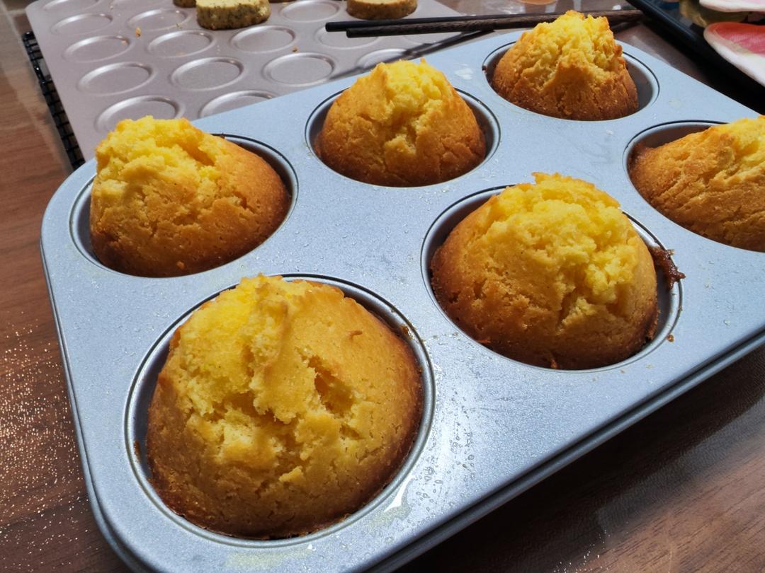 玛德琳（蓝带方）