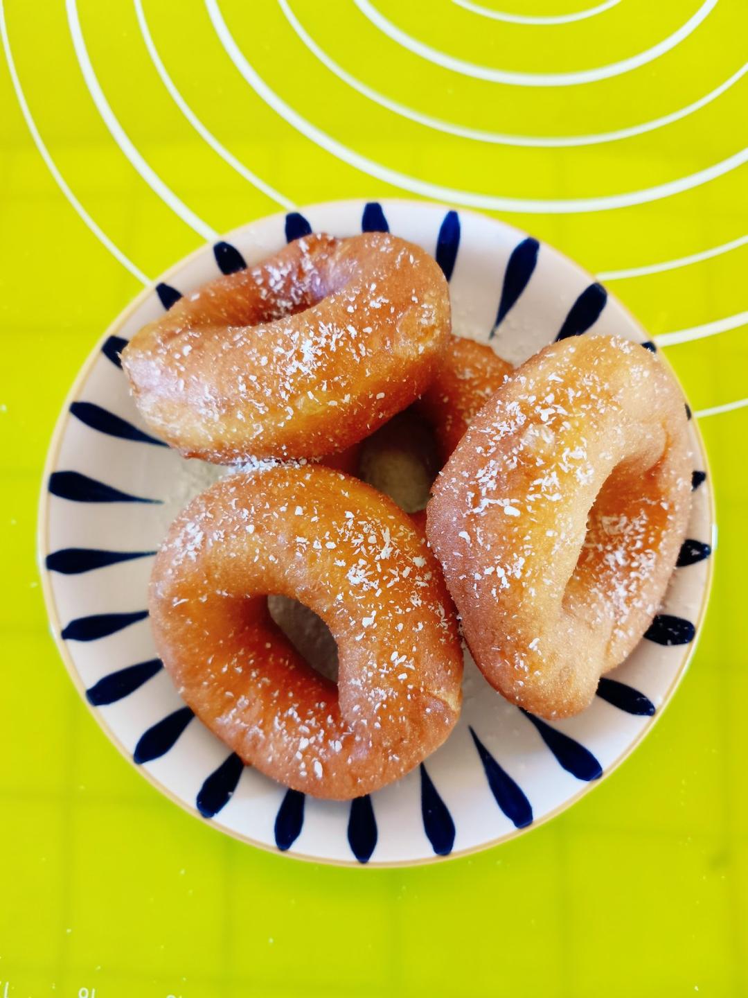 🍩超快手一小时低糖无需烤箱的甜甜圈（详细视频）
