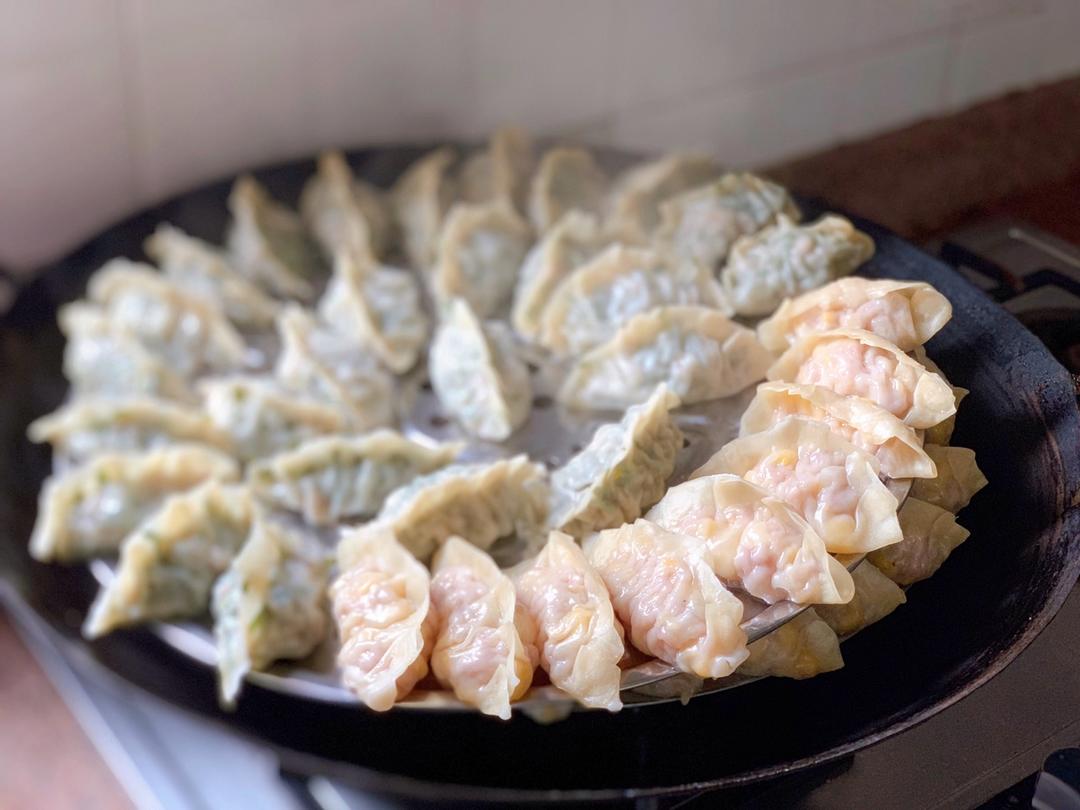 半烫面饺子皮（锅贴、蒸饺、烧卖、剩了还可以烙饼）