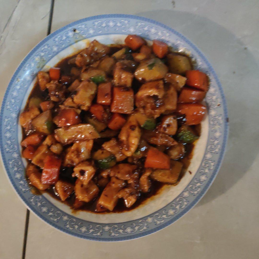 家常快手宫保鸡丁，小朋友也能吃的微辣版，小白也能复刻95%形似，90%味道！