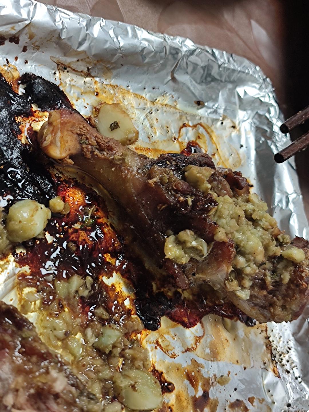 蒜香黄油烤鸡腿