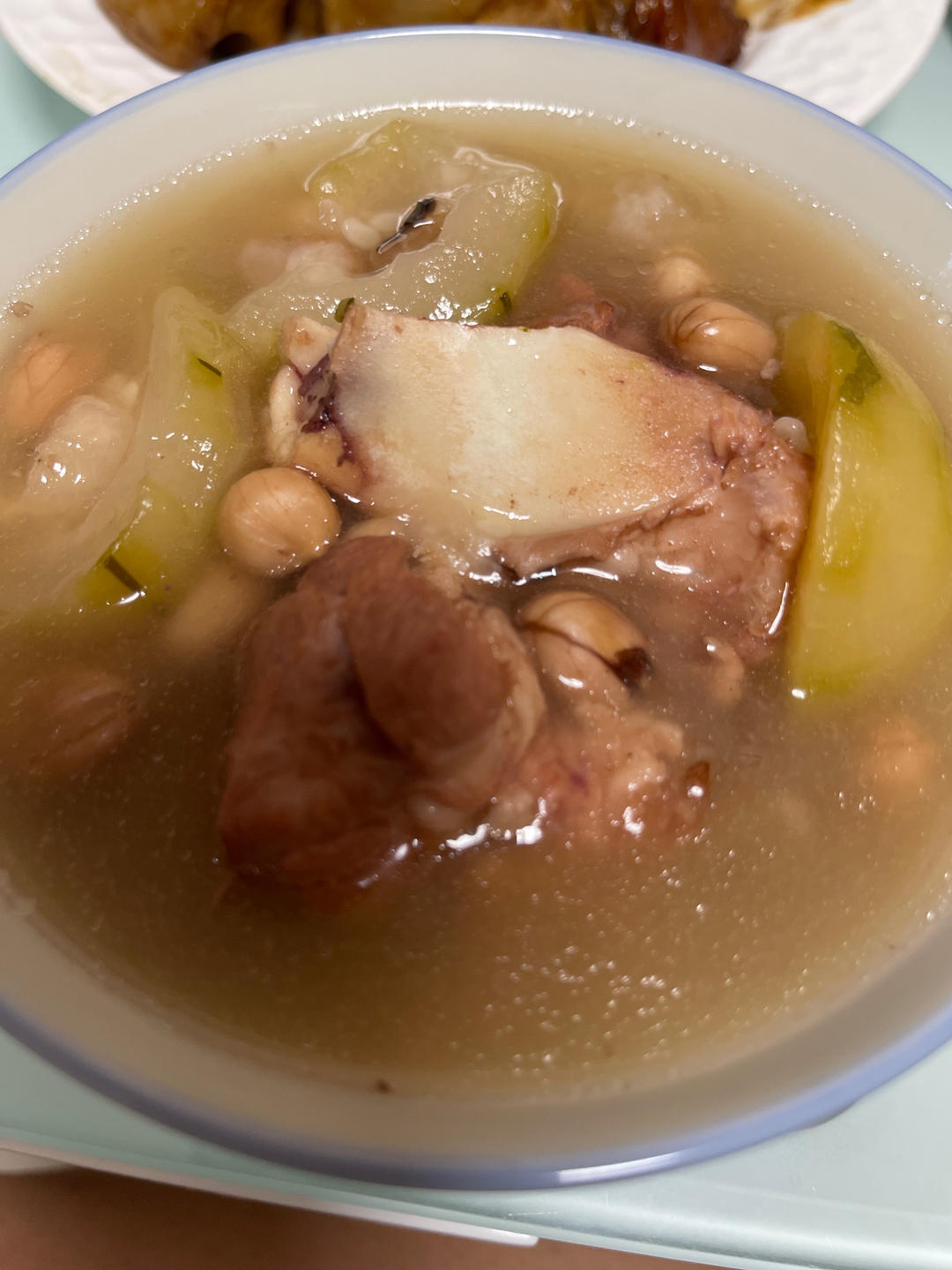 #夏季汤水#节瓜眉豆花生炖猪骨汤