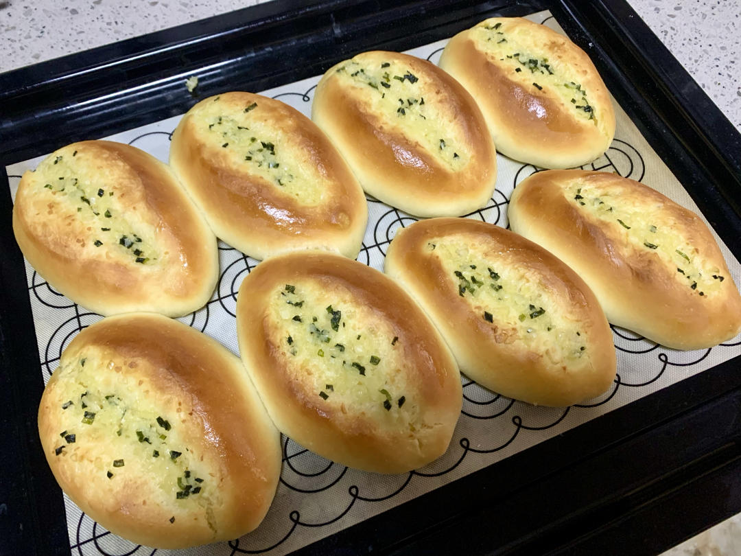 超级香的蒜香软欧包