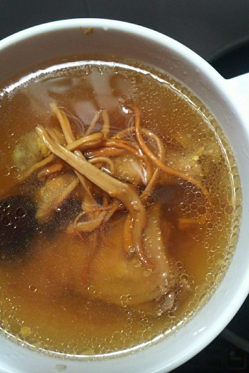 虫草花鸡汤