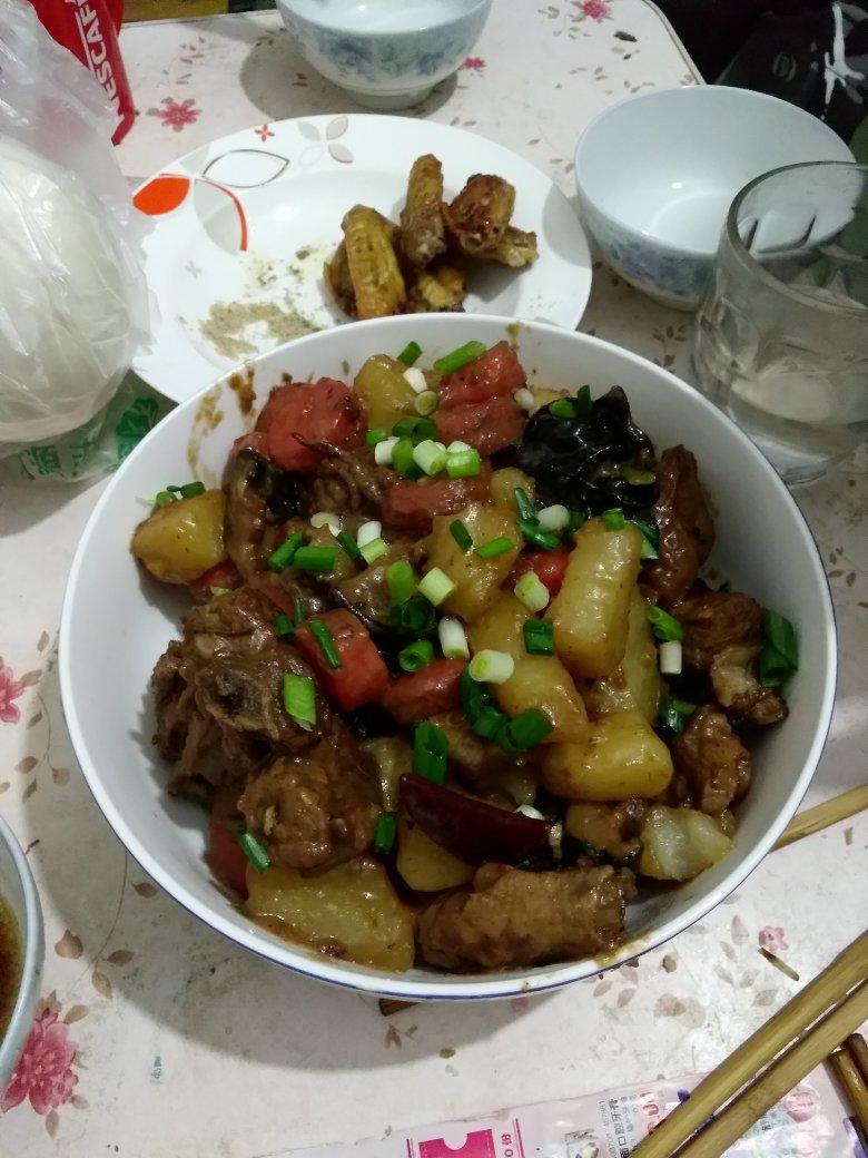 土豆烧排骨