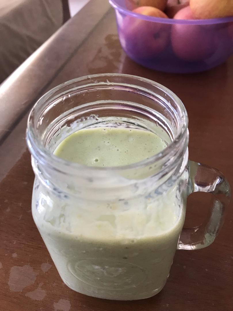 牛油果奶昔