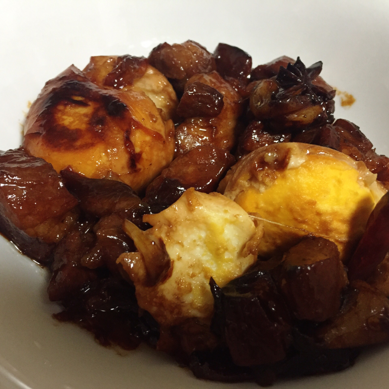 吃着碗里望着锅里的红烧肉