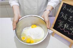 电饭锅蒸蛋糕的做法
