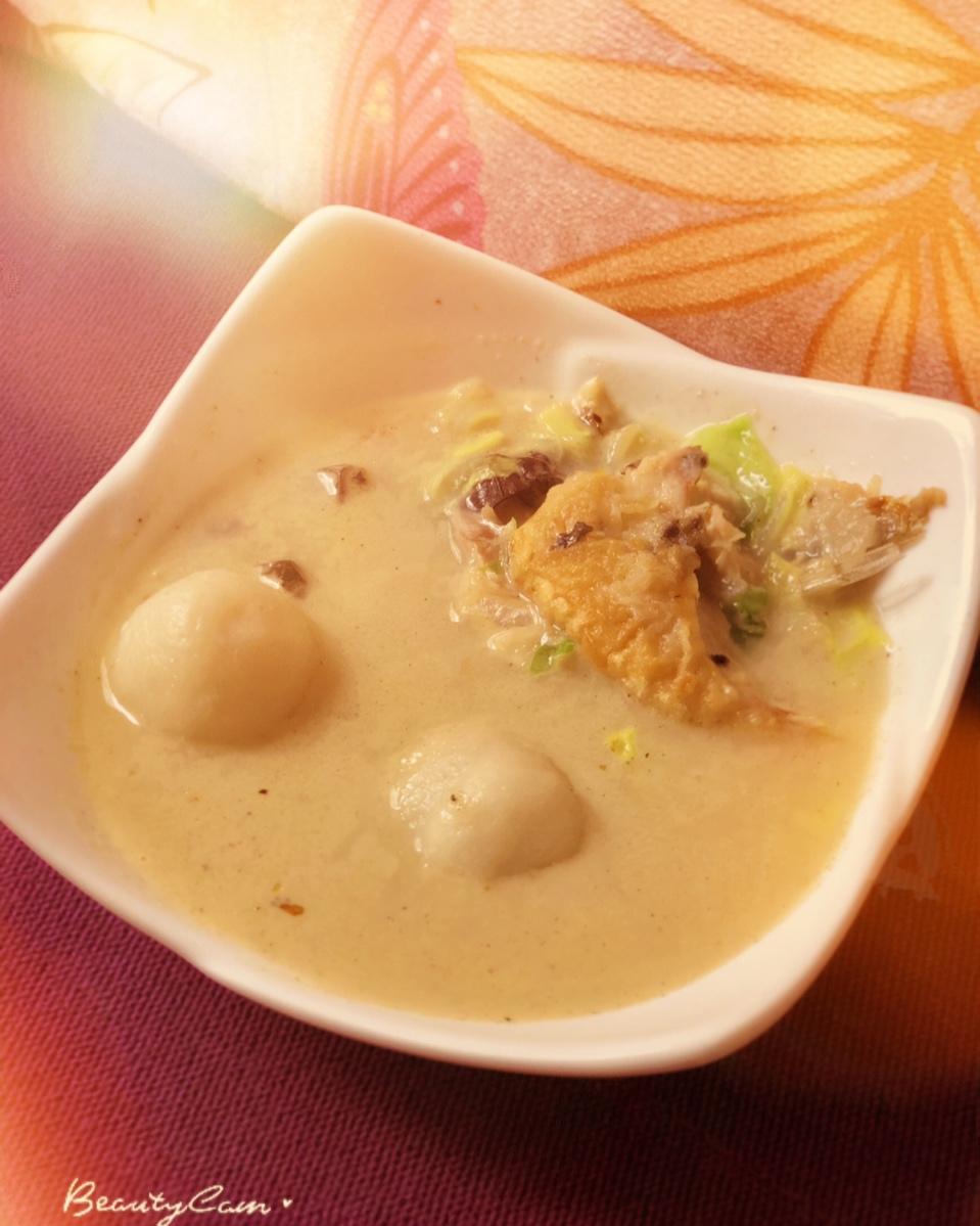 如牛奶般浓郁鱼头汤