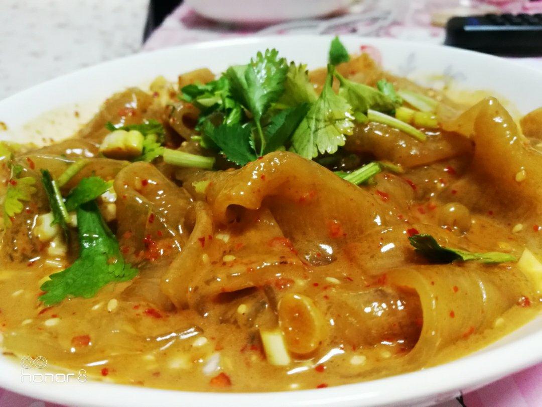 麻酱流汁宽粉