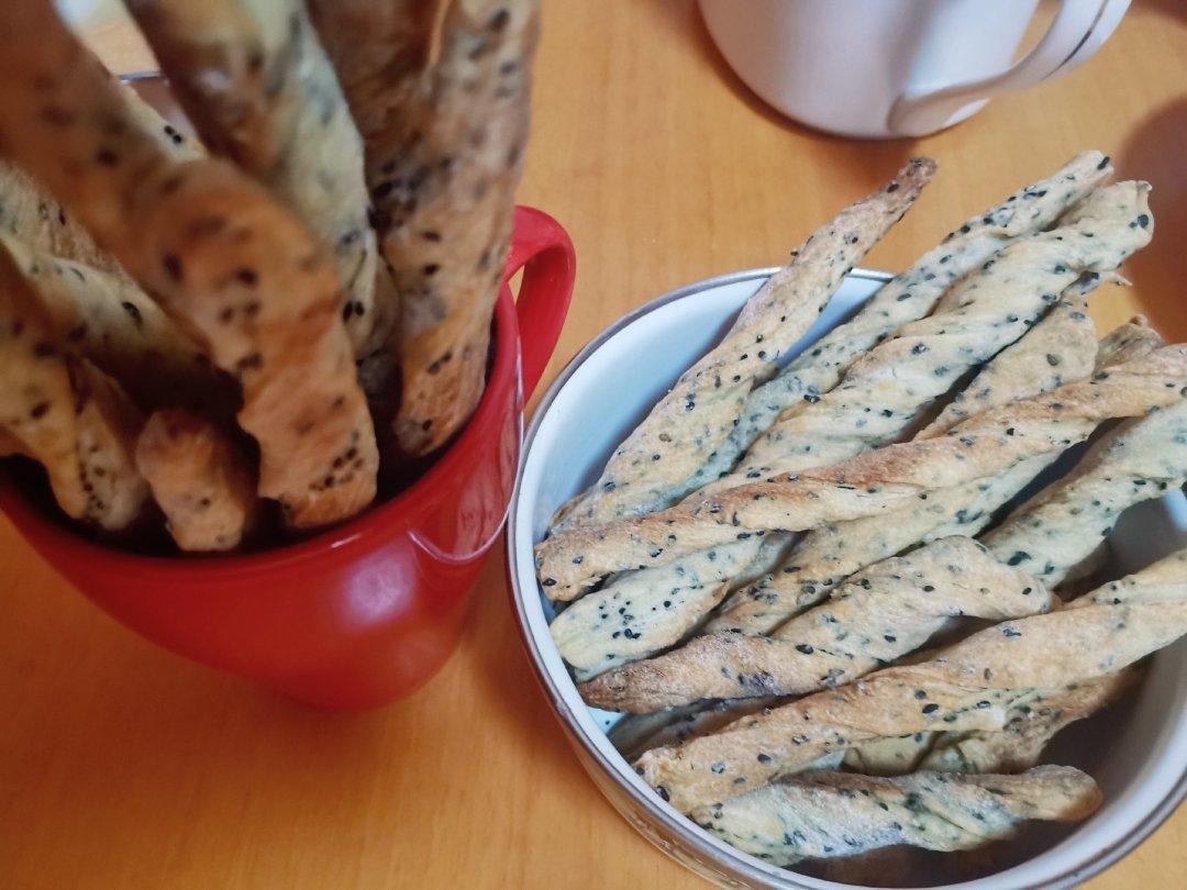 椒盐芝麻咸饼干棒