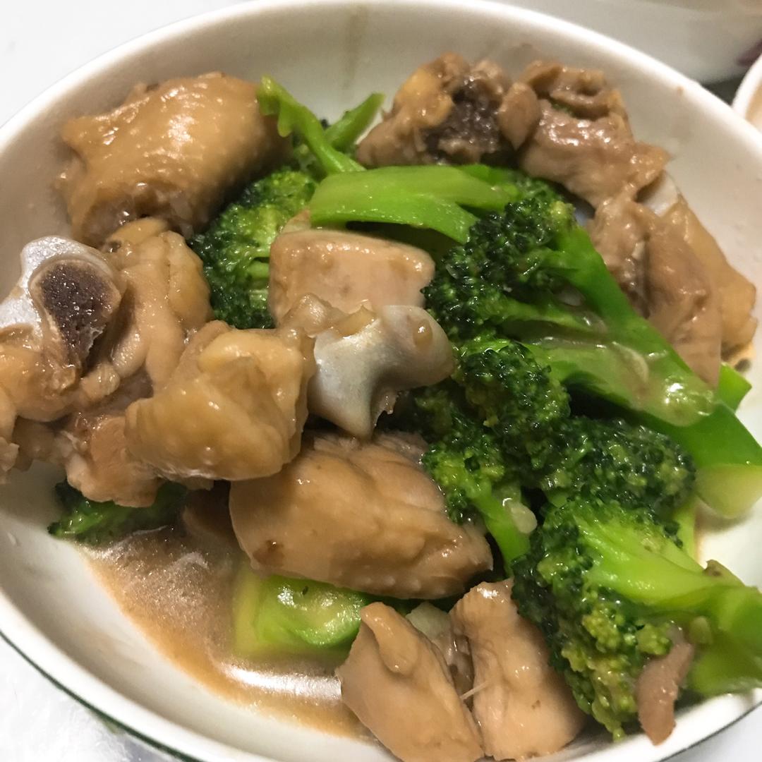 西兰花炒鸡丁