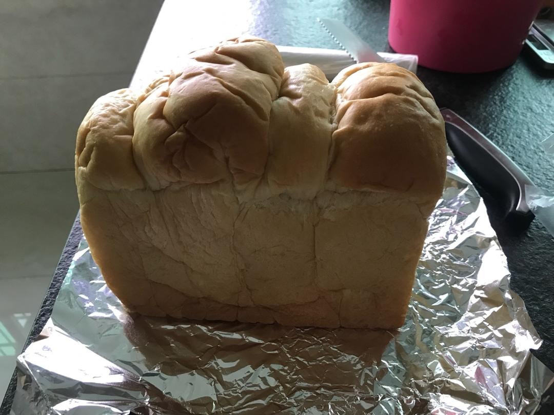 用烤箱自己做面包--手工牛奶吐司面包