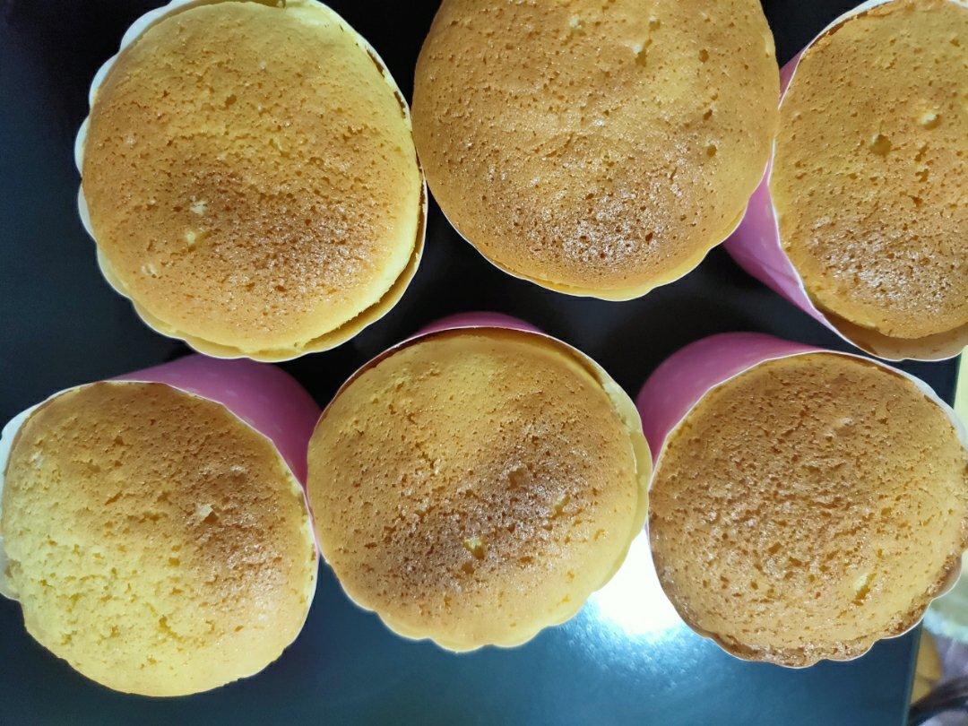 原味海绵纸杯蛋糕（非常适合裱花、盖糖皮的cupcake方子）
