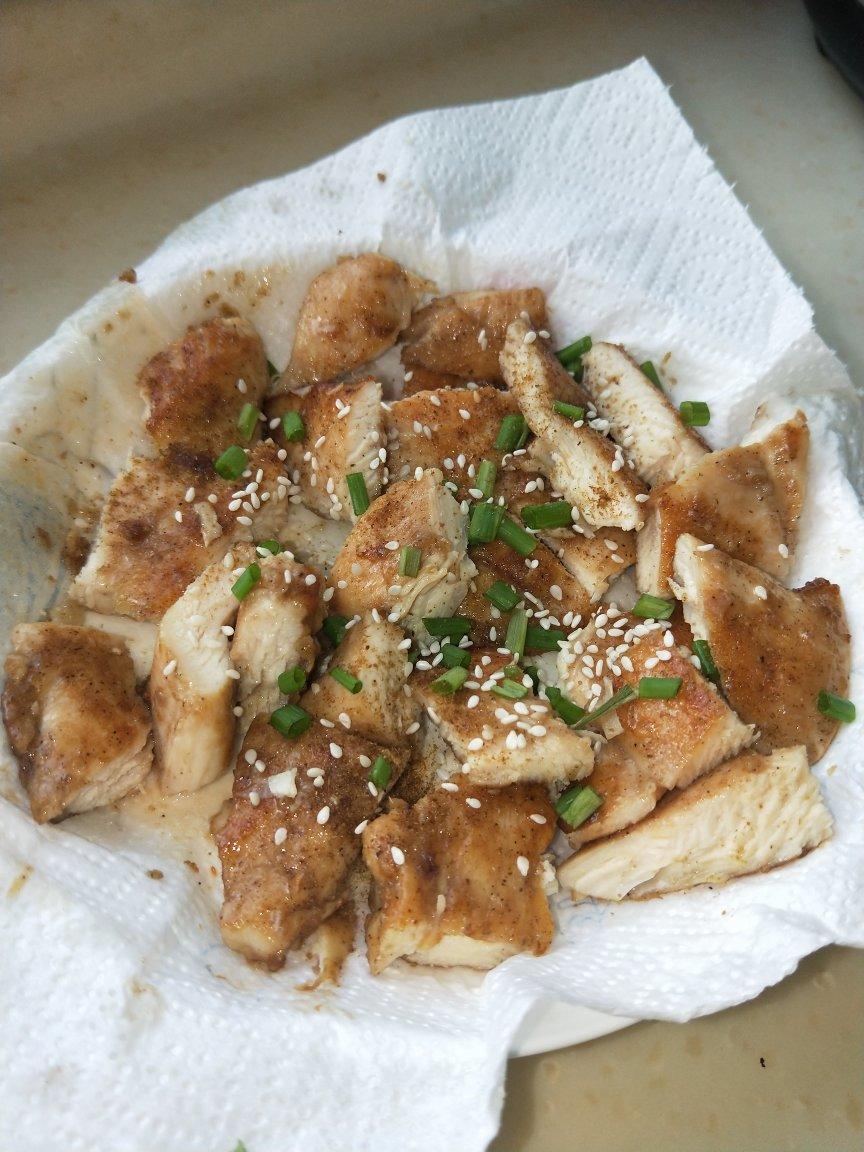 健身厨男版：香煎滑嫩鸡胸肉，全网最流行的鸡胸吃法！