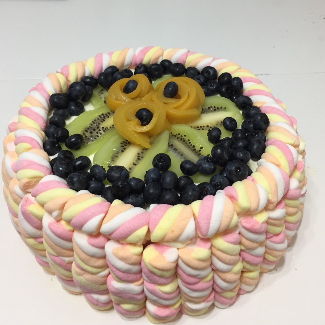 草莓棉花糖生日蛋糕