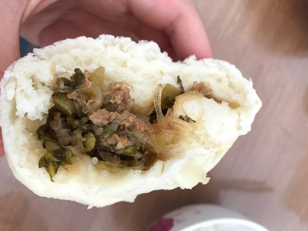 酸菜猪肉大包子
