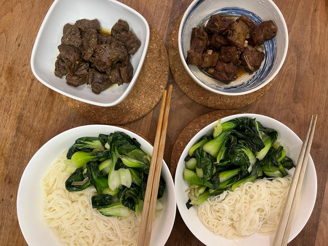 好简单的葱花面条，又鲜又香，早餐来一碗太舒服