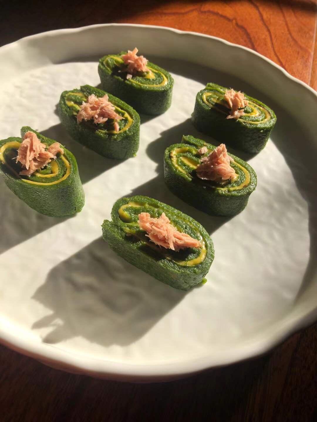 奶酪片金枪鱼卷