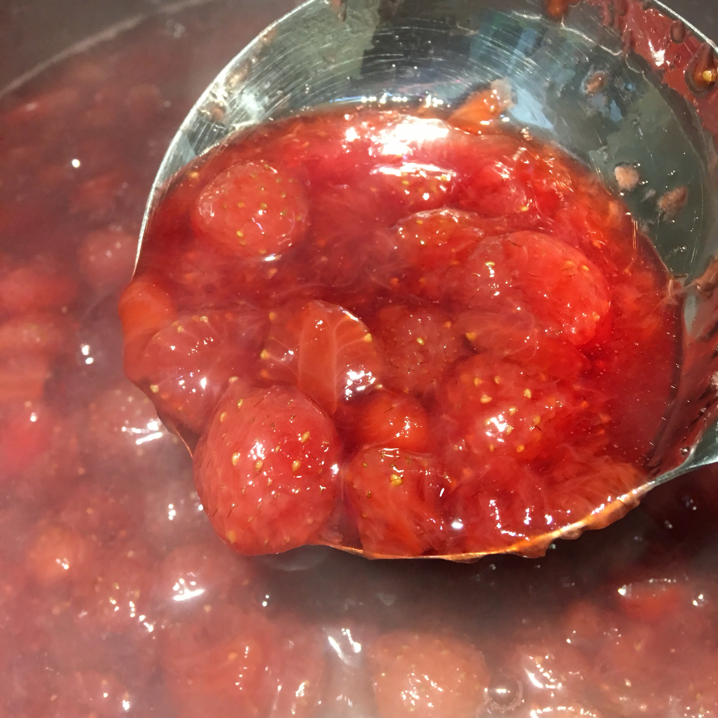 可常温保存一年的酸甜草莓酱的做法 步骤5