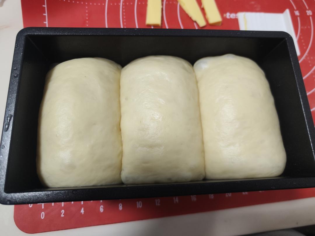 鲜奶液种超熟吐司