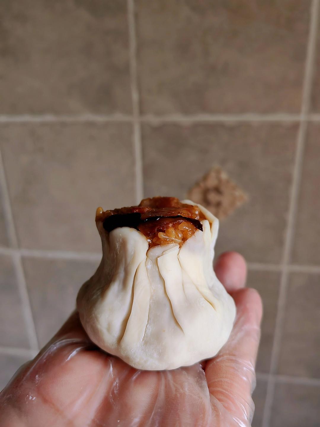 冬笋腊肠香菇干贝烧卖