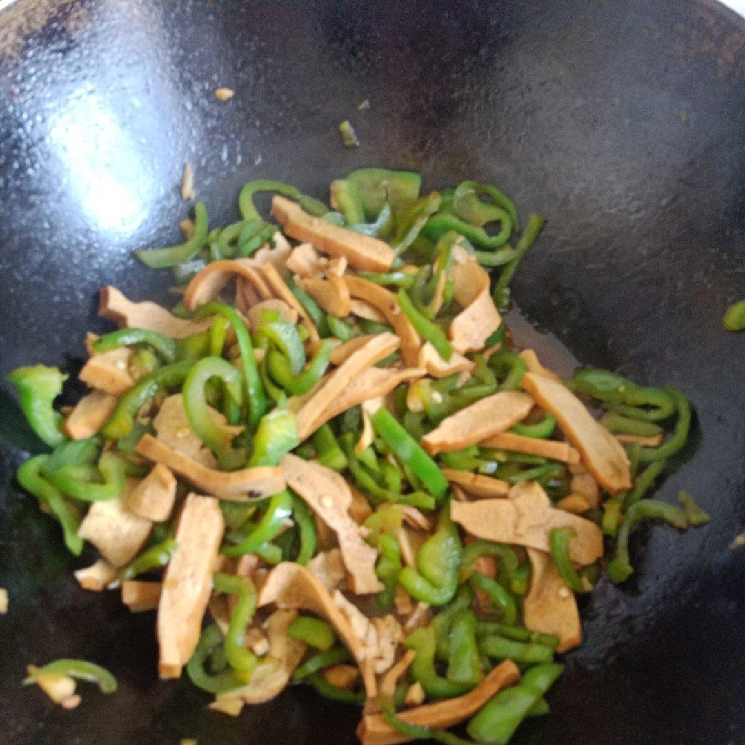青椒炒豆干
