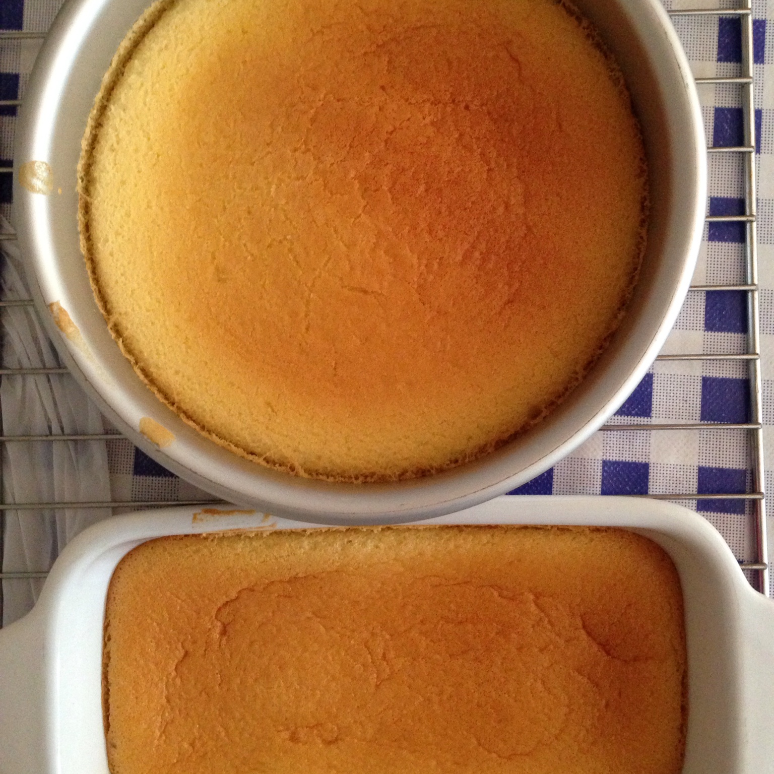 超简单完美戚风蛋糕（6寸2蛋）附打发、翻拌、脱模视频