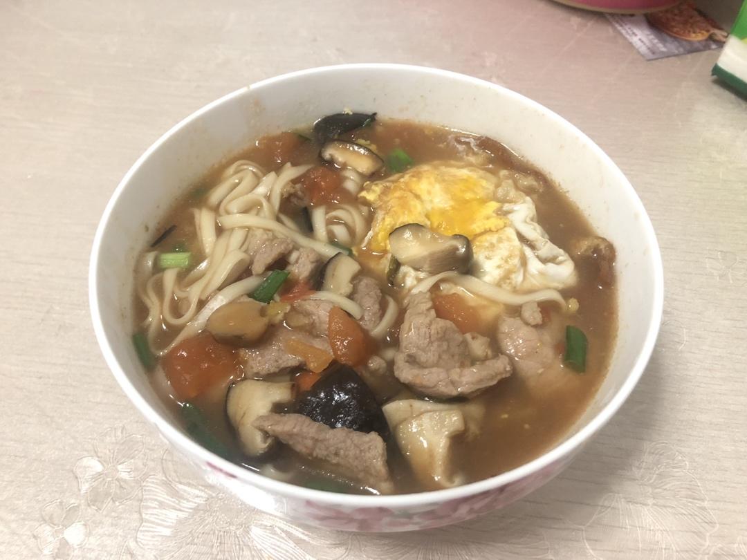 番茄香菇酸汤面