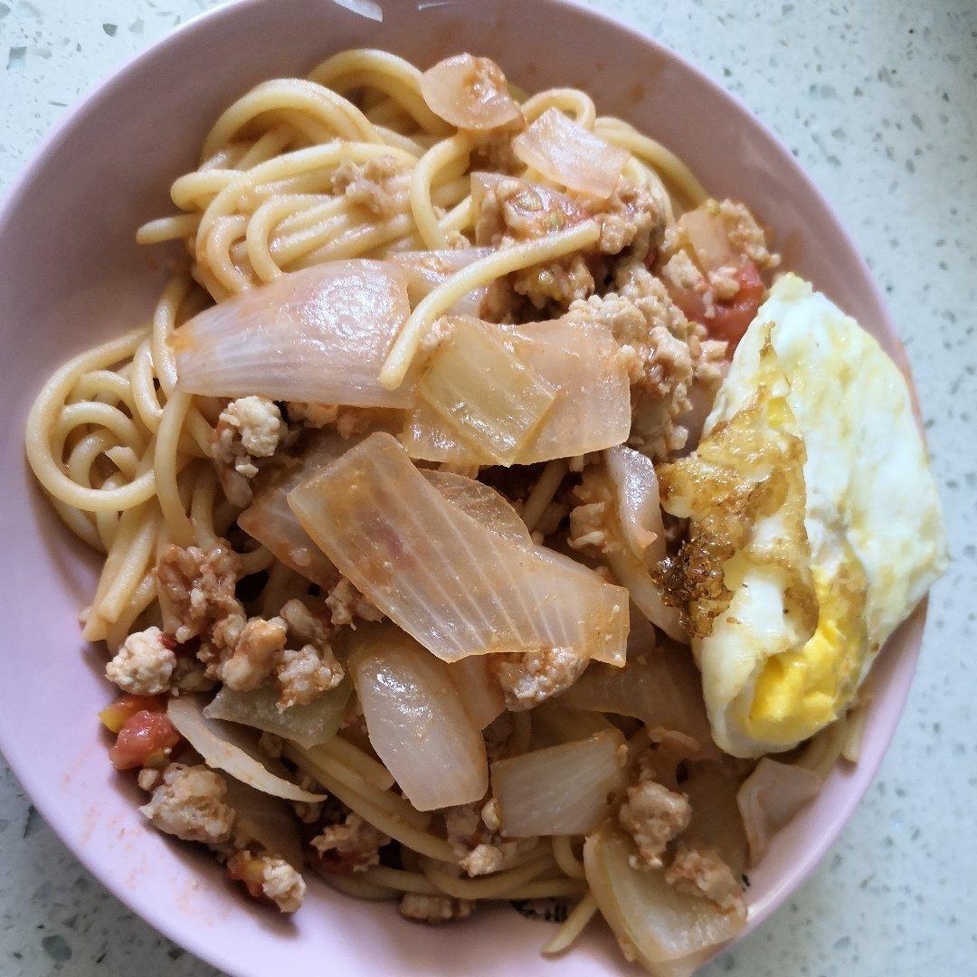 番茄肉酱意大利面