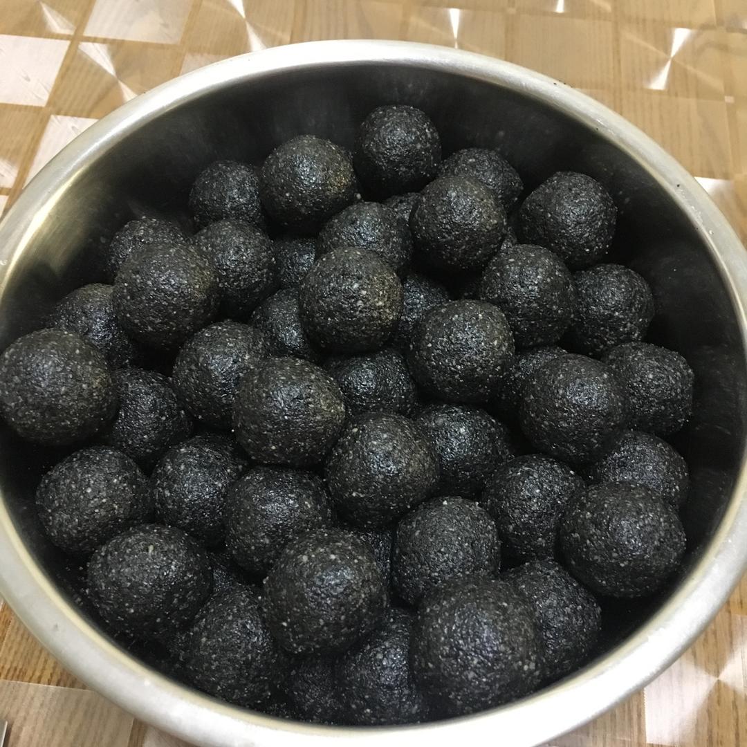 家传黑芝麻汤圆馅心
（黑洋酥）