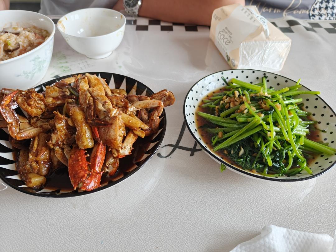 梭子蟹炒年糕～标准的江浙菜