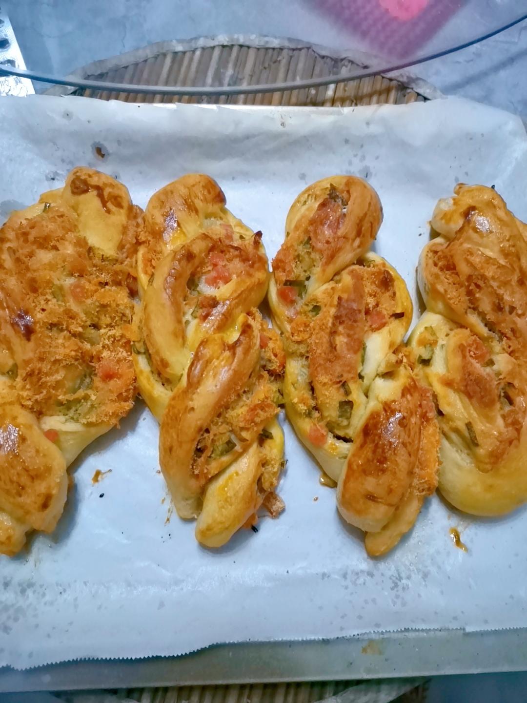 香葱肉松手撕面包_消耗沙拉酱