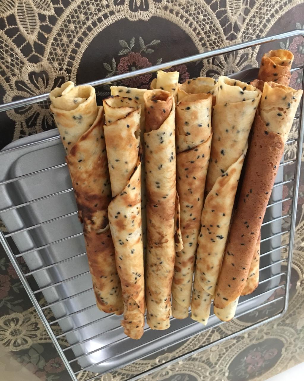 芝麻香酥蛋卷（视频食谱）