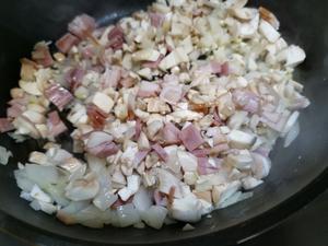 一致好评的奶油蘑菇汤的做法 步骤3