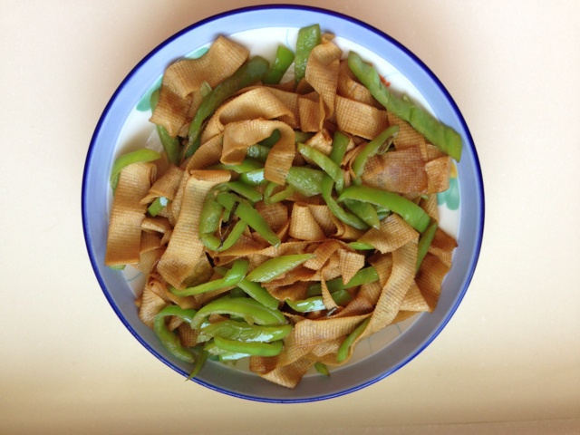 尖椒炒豆腐丝