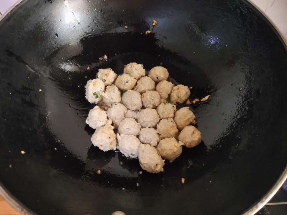 给小朋友的茄汁小肉丸的做法 步骤7